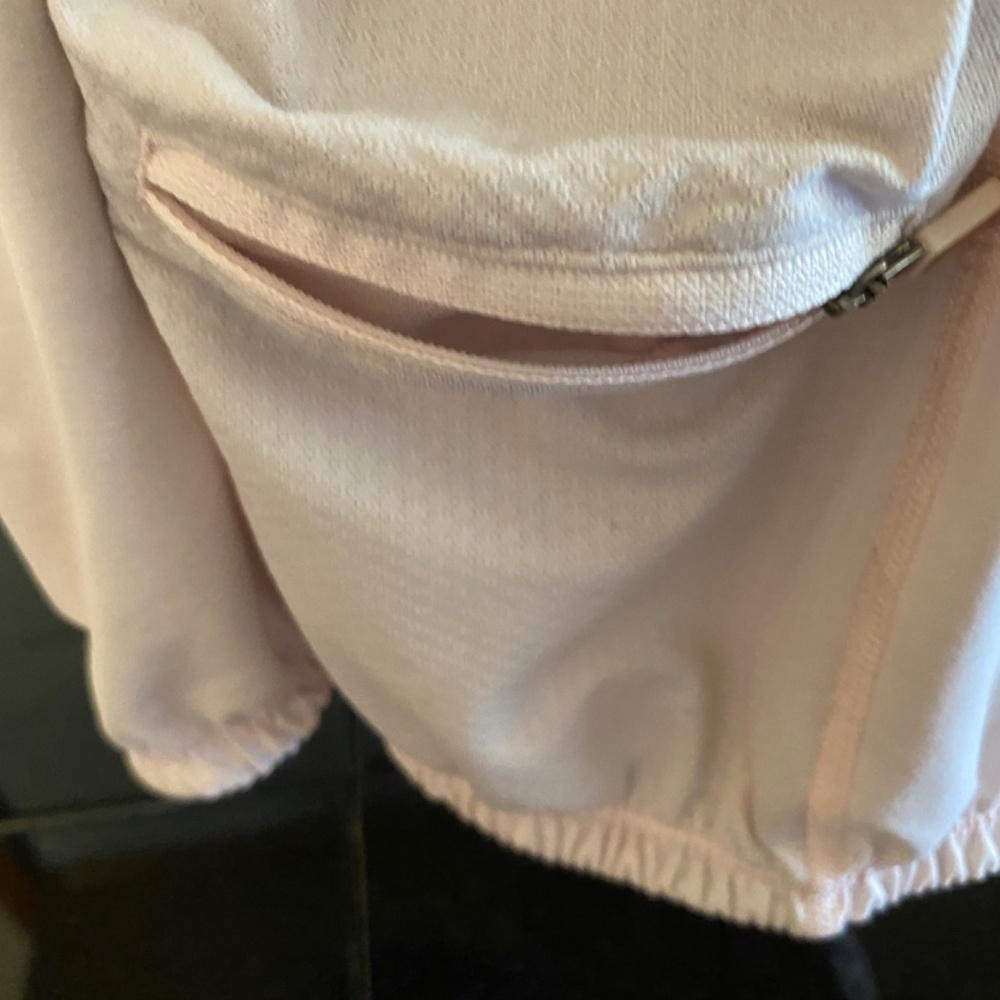 Lululemon - Picture 12 of 15